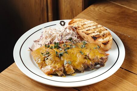 Свиные ребра в медово-горчичном соусе