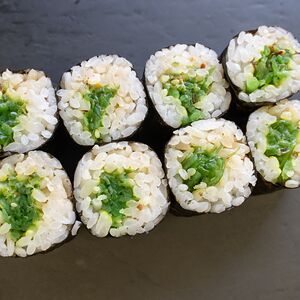 Хосомаки с чукой 