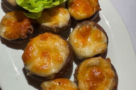 Шампиньоны, запеченные с сыром