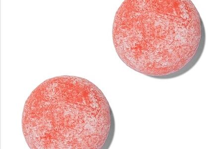 Пара моти с нежным сыром и карамелью