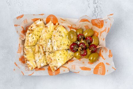 Сырная пита с оливки