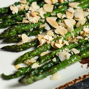 Спаржа на гриле