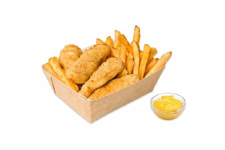 Чикен бокс со стрипсами (соус сырный)