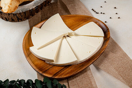 Сыр Имеретинский в нарезку