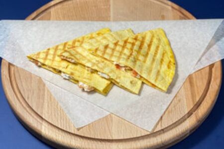 Кесадилья с курицей и томатами