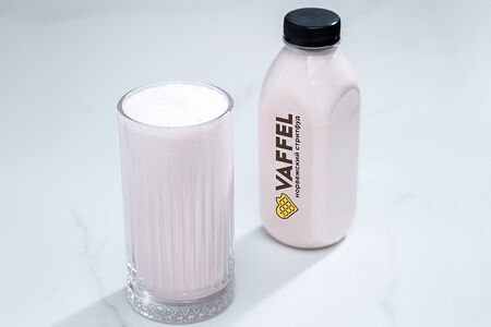 Молочный коктейль клубничный