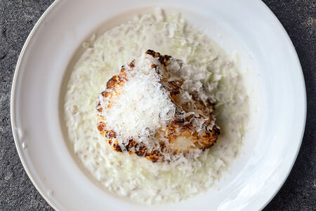 Цветная капуста, ризотто из перловки, пармезан