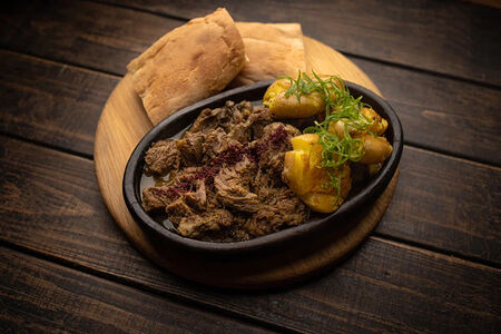 Тушенка с молодым картофелем