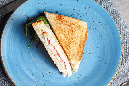 Сэндвич с курицей