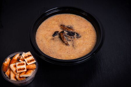 Крем суп грибной