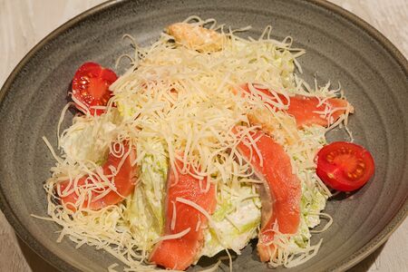 Салат Цезарь с семгой