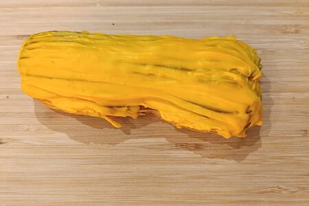 Эклер манговый