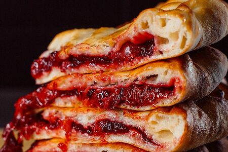 Сладкий пирог с вишней