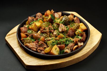 Сковородка со свининой