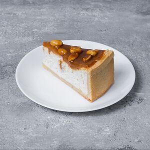 Чизкейк с орехом и карамелью