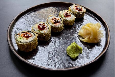 Жареный ролл с угрем