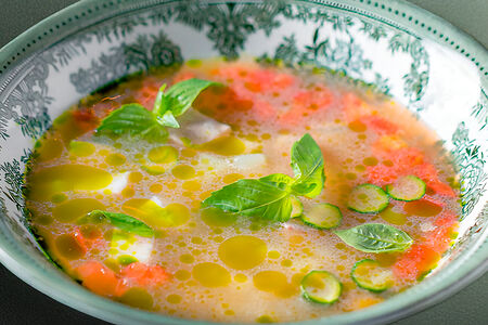 Суп с сибасом и томатами