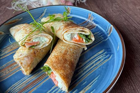 Блинчики с лососем слабой соли