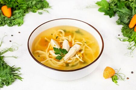 Суп куриный с домашней лапшой