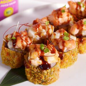 Темпура ролл с лососем и гребешком