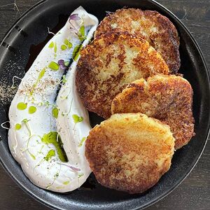 Драники со сметаной