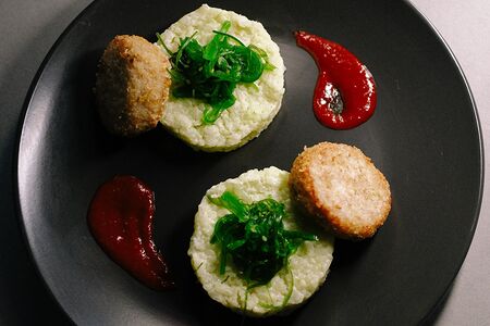 Фишкейки с зеленым рисом