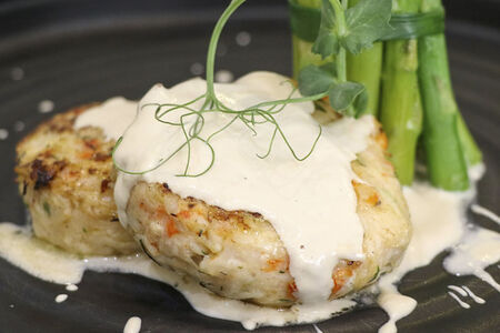 Котлеты из камчатского краба со спаржей