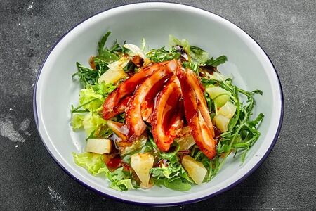 Салат с уткой BBQ