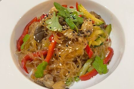 Фунчоза с овощами и соусом терияки