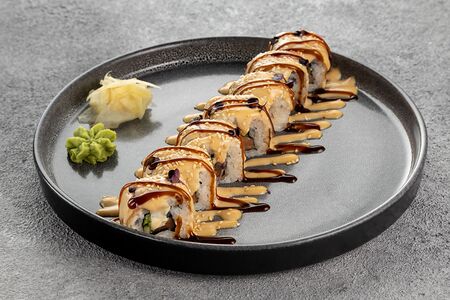 Филадельфия с угрём и острым лососем