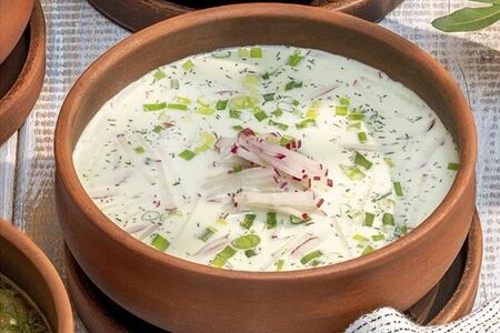 Холодный суп на основе мацони