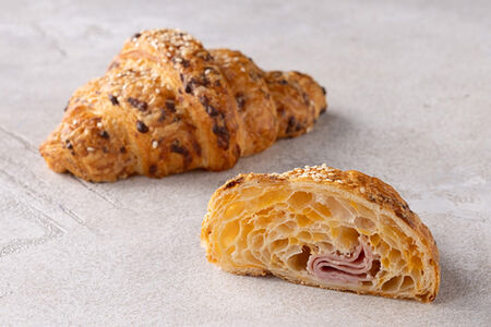 Круассан с сыром и ветчиной