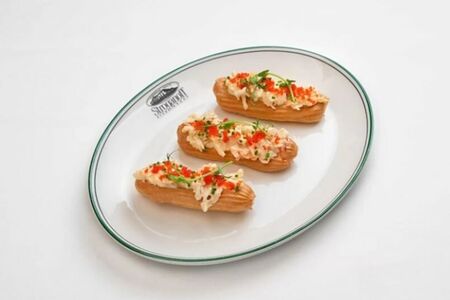 Эклеры с мясом камчатского краба