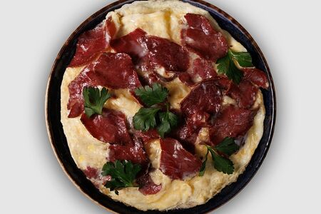 Яичница с бастурмой