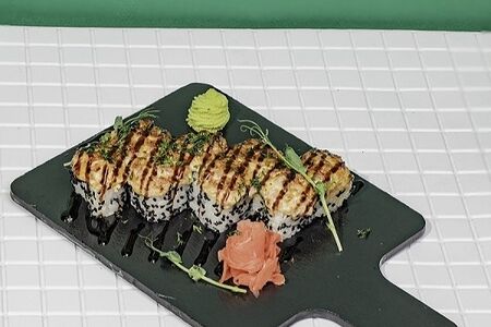 Запеченый ролл с беконом