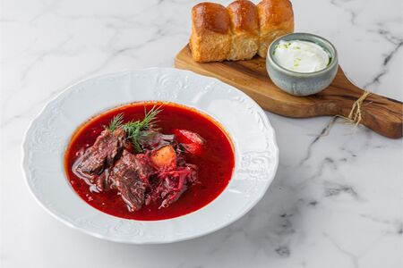 Борщ с телячьими щёчками