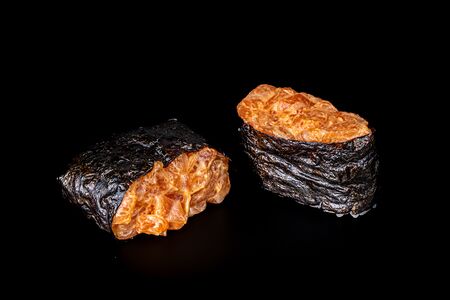 Спайси гунканы с тунцом