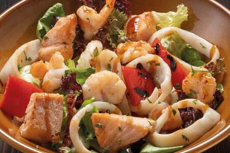 Салат с морепродуктами