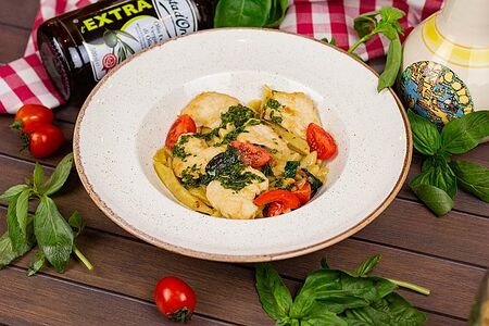 Ньокки с курочкой и томатами