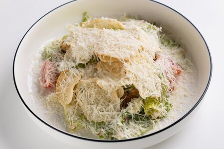 Салат Цезарь с курицей