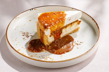 Фундучный чизкейк с карамелью