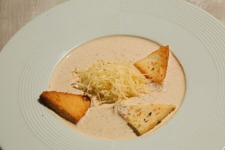 Крем-суп грибной с гренками