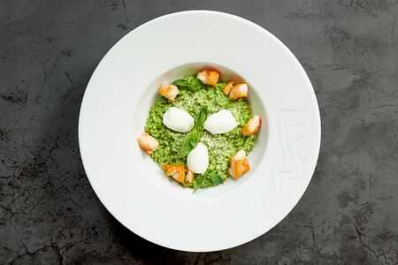 Ризотто с семгой и шпинатом