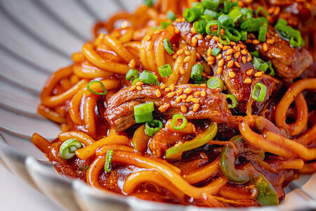 Лапша с мраморной говядиной, чёрным перцем