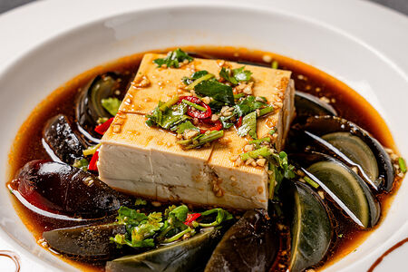 Яйца по-императорски Сун Хуа Дань с тофу