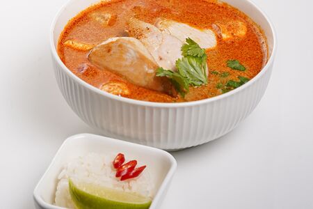 Том ям с курицей