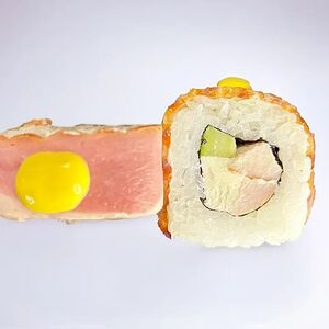 Ролл Карбонара с беконом