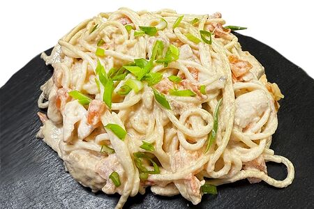 Спагетти с томатом и цыпленком 