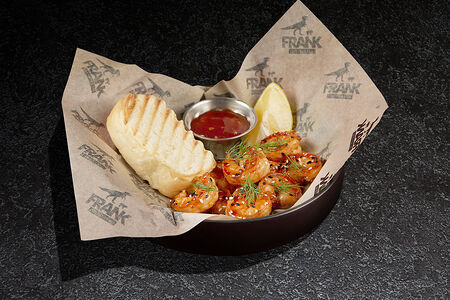 Жареные креветки с хрустящей чиабаттой