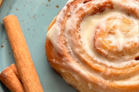 Булочка с корицей